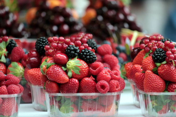 смесь красных ягод
 - Фото, изображение