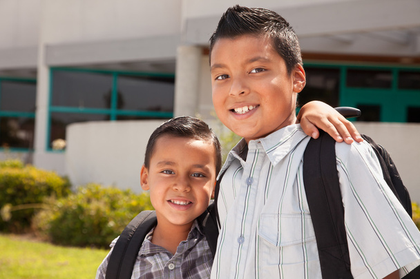 Irmãos bonitos prontos para a escola
 - Foto, Imagem
