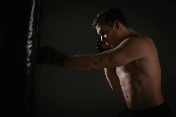 Тренировка по боксу
 - Фото, изображение