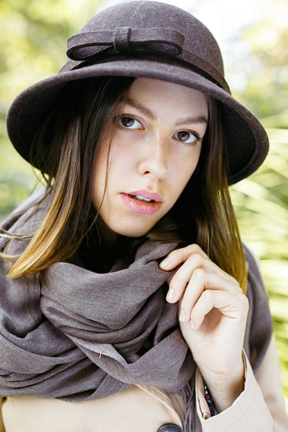 woman in old fashioned hat - Foto, Imagem