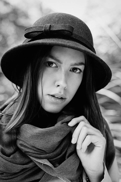 woman in old fashioned hat - 写真・画像