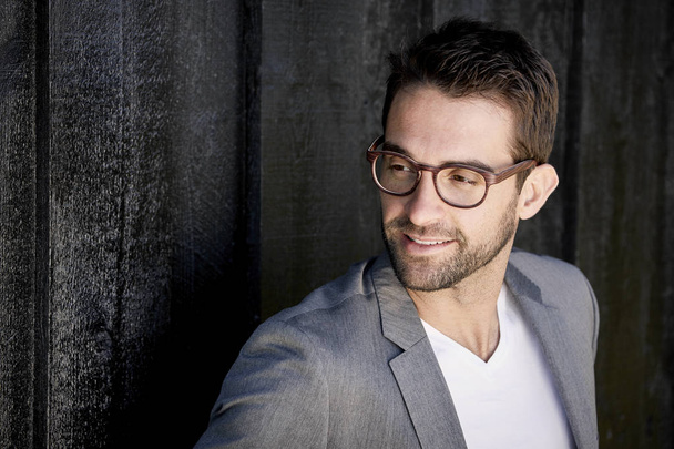 Handsome guy with stubble and glasses - Foto, Bild