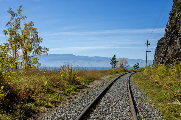 Herfst op Circum-Baikal Railway, oostelijk Siberië, Rusland - Foto, afbeelding