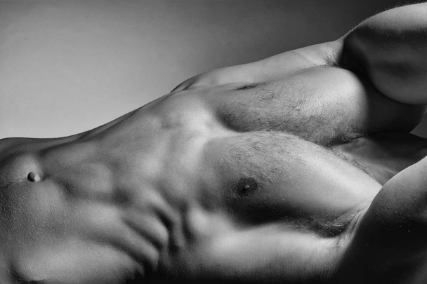 Muscular man with sexy body - Fotoğraf, Görsel