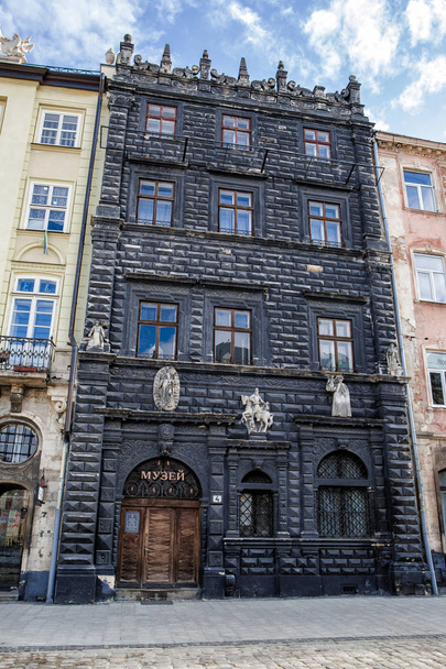 Lviv, UKRAINE, February 27, 2017: black house in  Lviv - Foto, Imagem
