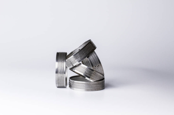 Rings with perforation for baking tarts - Fotó, kép