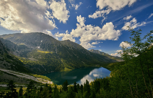 Ojo del Mar (Morskie Oko) lago en las montañas de Tatra
 - Foto, imagen