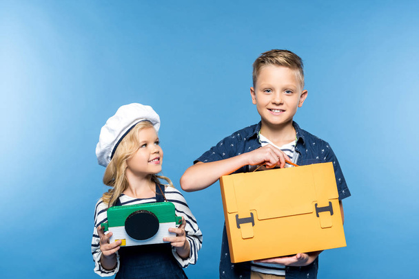 kids with camera and briefcase - Foto, Imagem