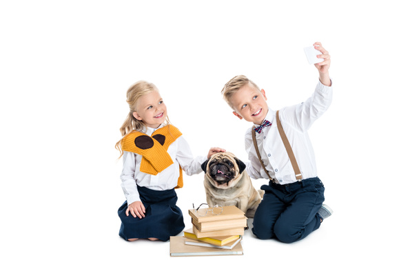 kids with dog taking selfie  - Foto, Bild
