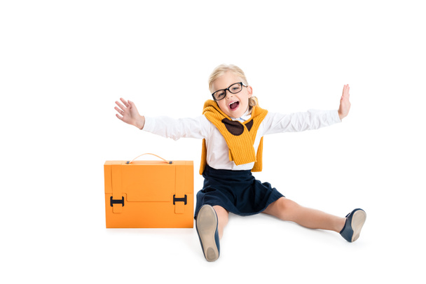 kid in eyeglasses with briefcase - Φωτογραφία, εικόνα
