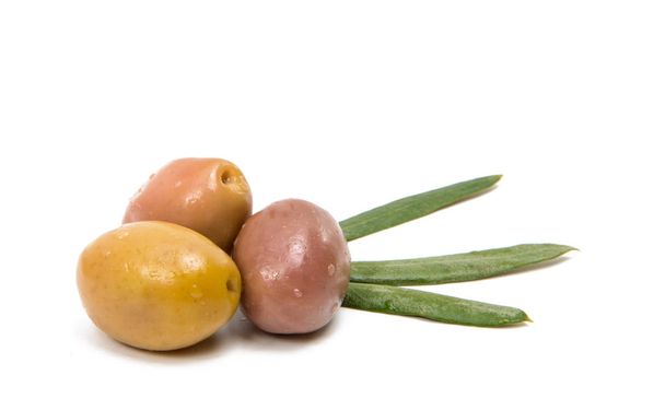 Olive con foglie
  - Foto, immagini