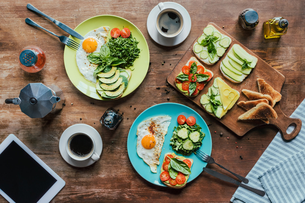 2用の健康的な朝食 - 写真・画像