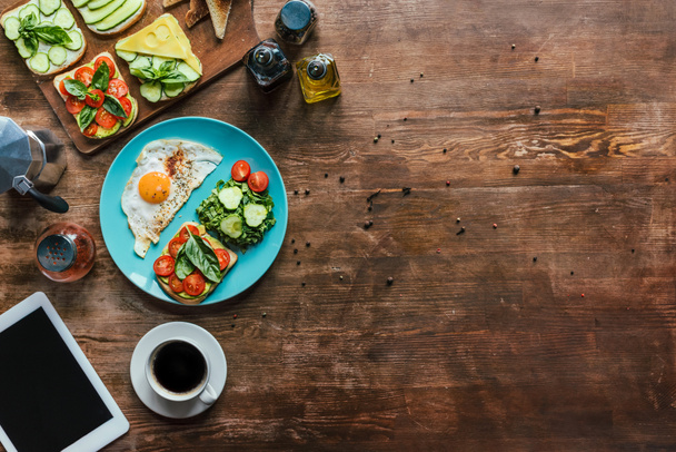 healthy breakfast and cup of coffee - Photo, Image