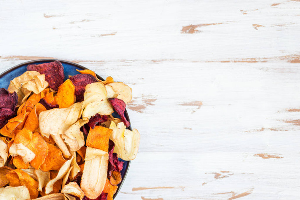 Bowl of Healthy Snack from Vegetable Chips, Crisps - Foto, Imagem
