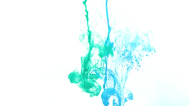 Turquesa y tinta azul en el agua
 - Metraje, vídeo