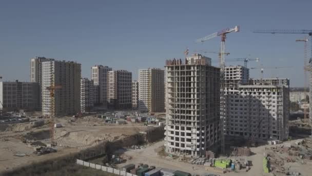 Widok z lotu ptaka. Budowa nowego wielu kamienic. Kijów, Ukraina - Materiał filmowy, wideo