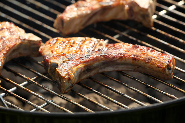 steaks on barbecue grill - Foto, imagen