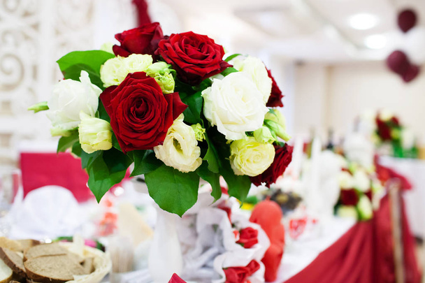 Beautiful bridal bouquet - Foto, afbeelding