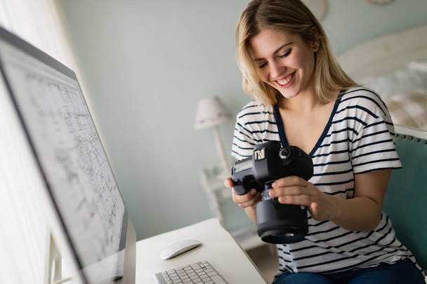  young woman designing at home - Fotó, kép