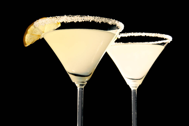 Glasses of lemon drop martini  - Фото, изображение