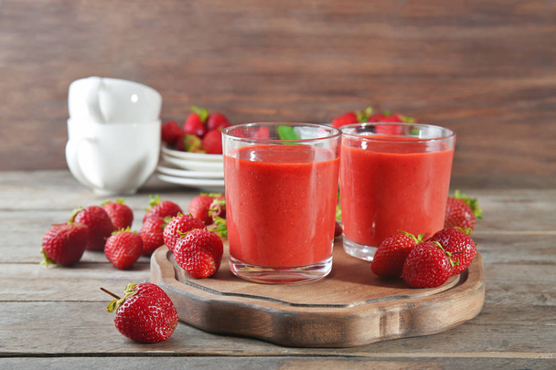  fresh strawberry smoothie - Фото, зображення