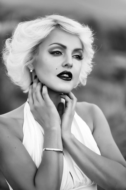 Sensual blonde portrait - Fotografie, Obrázek