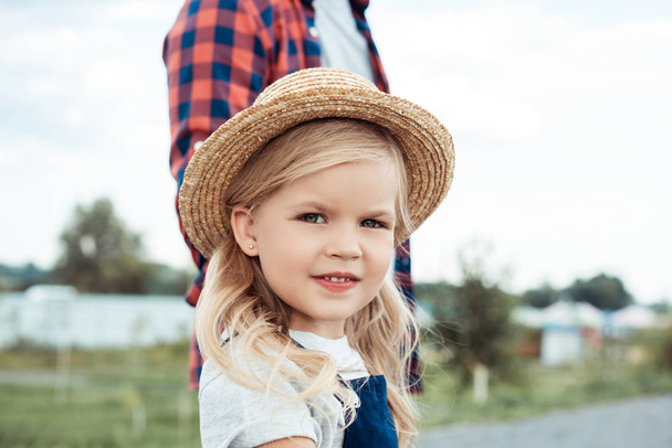 kid in straw hat - Foto, Imagem