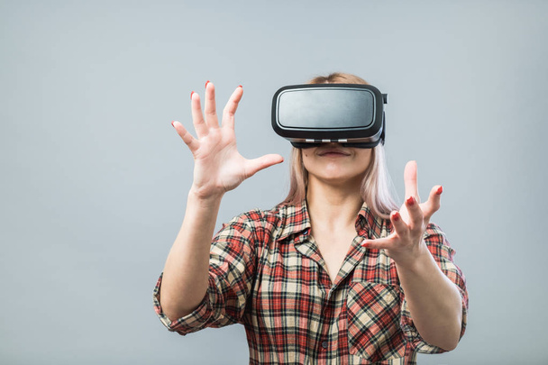 Cheerful woman with vr headset - Fotografie, Obrázek