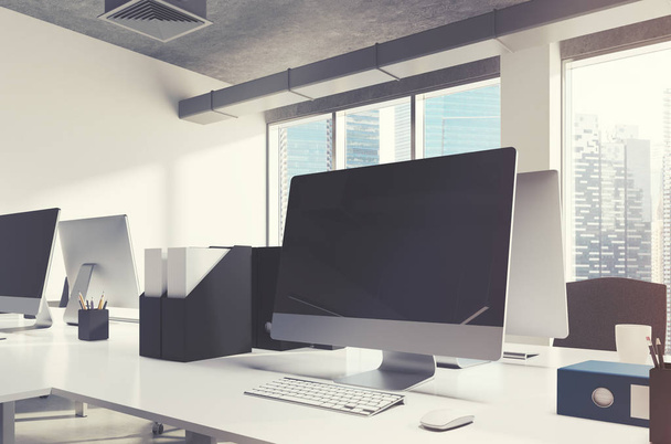 Blank screen computer monitor in office - Zdjęcie, obraz