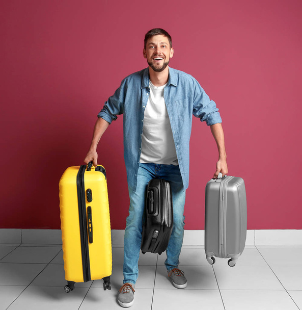 Man with overweight luggage  - Foto, Imagen
