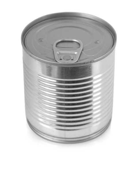 閉じたブリキ缶。白い背景の上 - 写真・画像