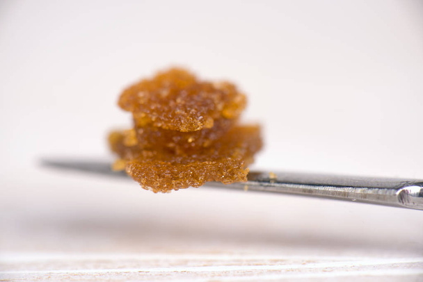 Cannabis concentrate live resin (extracted from medical marijuan - Foto, Imagem