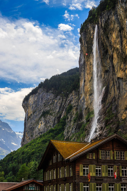 Cascada de Staubbach, Suiza
 - Foto, Imagen