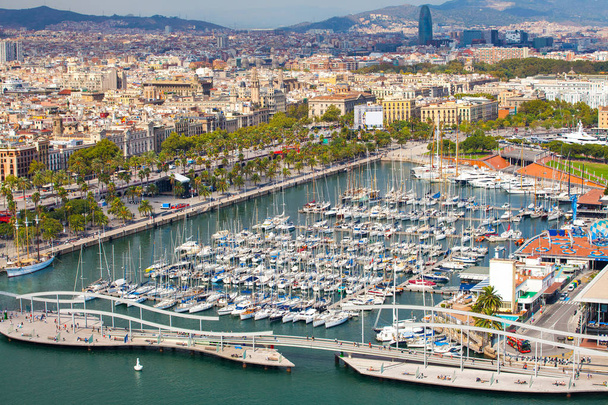 Вид с воздуха на порт Барселоны, Испания
 - Фото, изображение