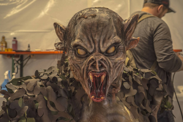 Máscara del Monstruo Malvado. Una máscara malvada de un perro. Sc goma de miedo
 - Foto, Imagen