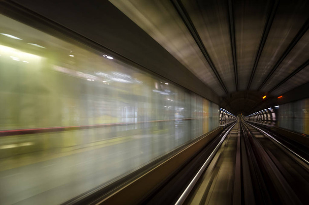 Metro de Turim (Itália)
) - Foto, Imagem