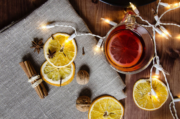Mulled wine with apple and orange - Foto, Imagen