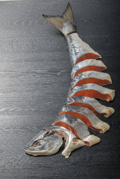 Filetti di salmone freschi e deliziosi
 - Foto, immagini