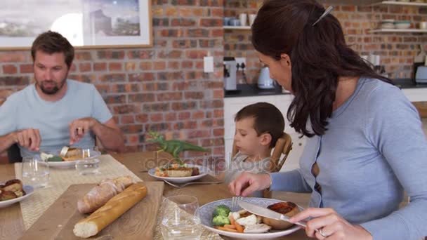 Family Eating Meal - Filmagem, Vídeo