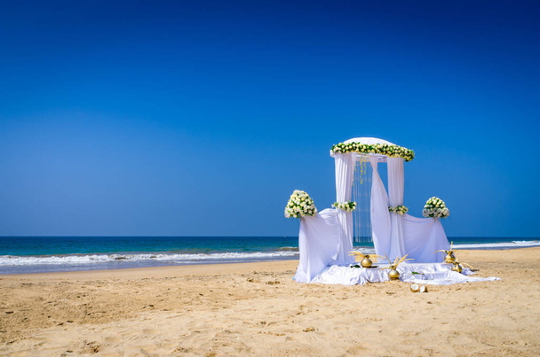 Tropikal üzerinde kurmak düğün - Fotoğraf, Görsel