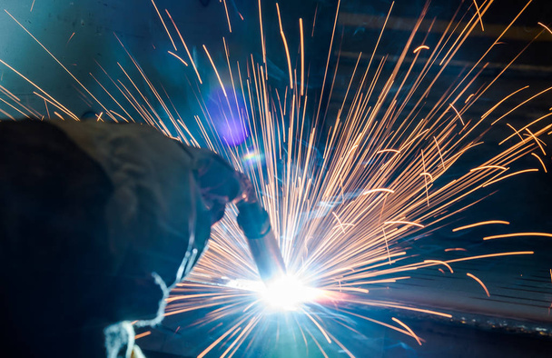 Průmyslové ocelové svářeč v továrně technické, - Fotografie, Obrázek