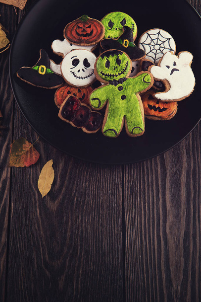 Cadılar Bayramı için ev yapımı lezzetli zencefilli bisküviler. - Fotoğraf, Görsel