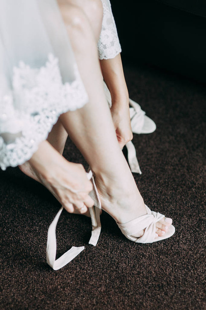 wedding shoes bride - Фото, изображение