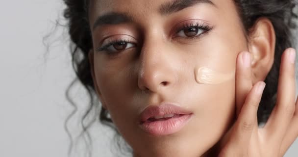 schöne marokkanische Mädchen mit perfekter Haut -Video - Filmmaterial, Video