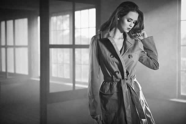 woman in coat. Vintage concept - Foto, Bild