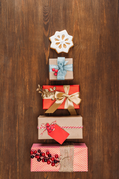 christmas presents and cookie  - Фото, зображення