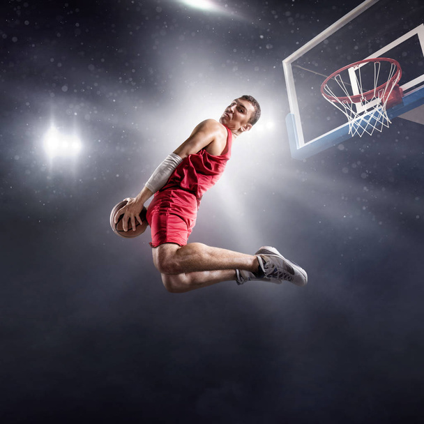 Basketbalový hráč dělá takovej - Fotografie, Obrázek
