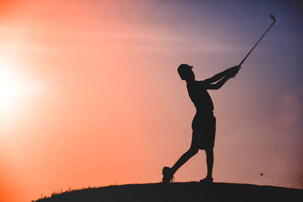 niño golfista silueta
 - Foto, Imagen