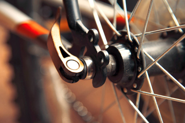 Bicycle wheel with knitting needles - 写真・画像