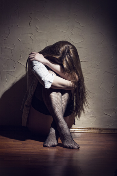 Triste femme seule
  - Photo, image